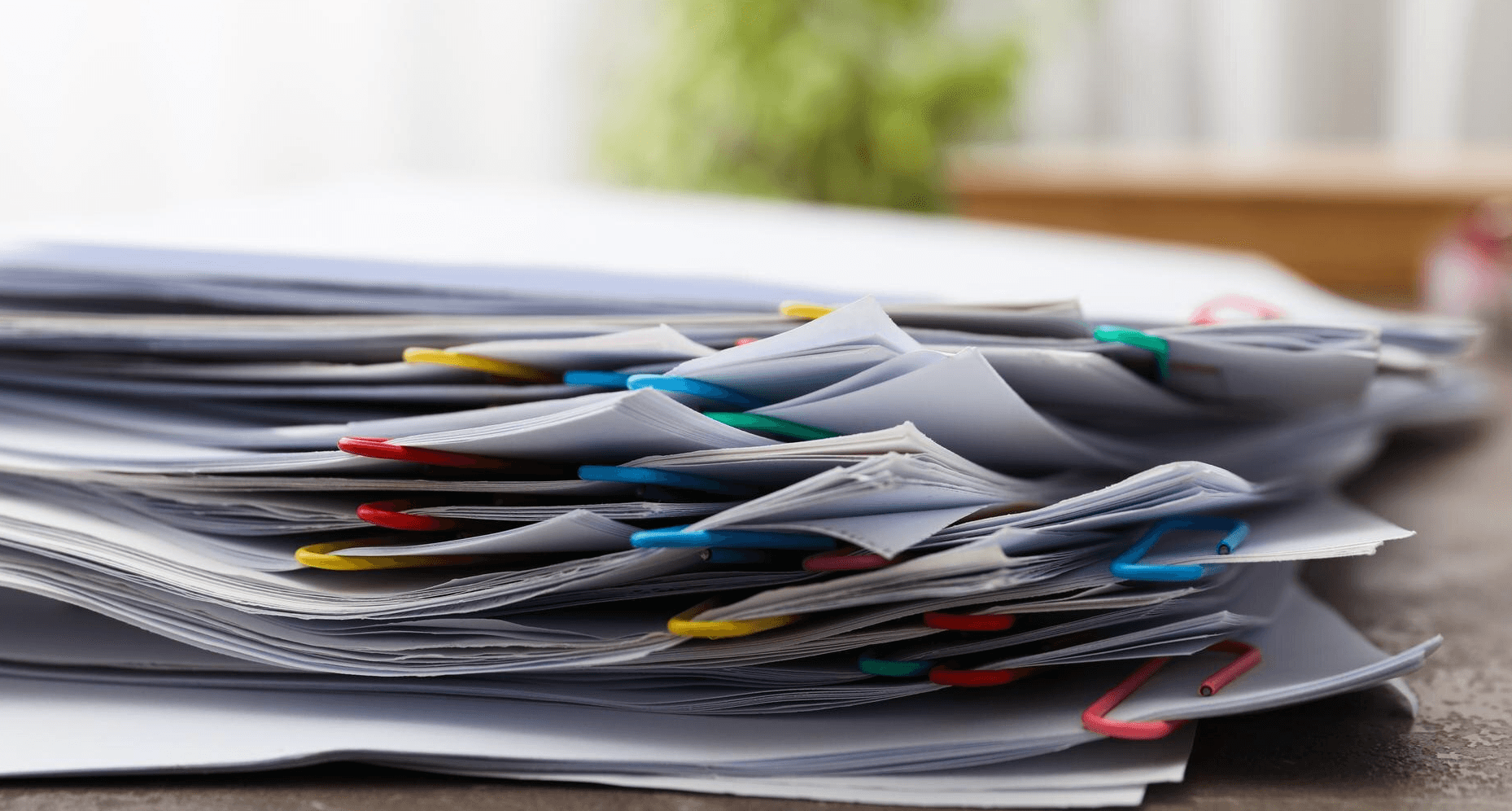 documenten met paperclip